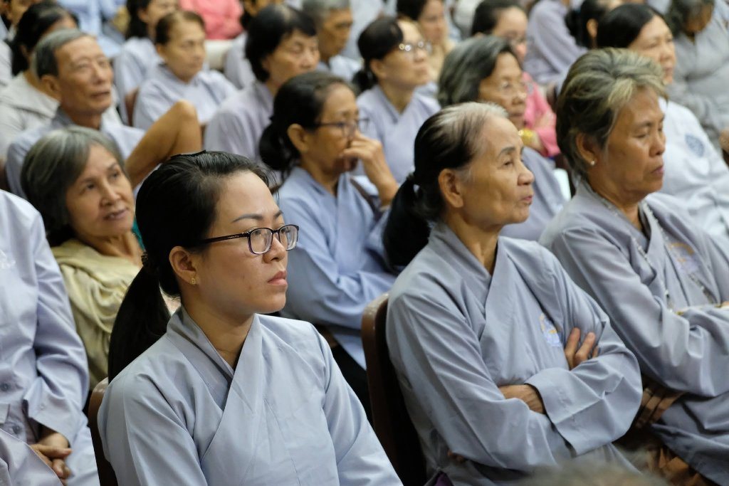Lắng Đọng Thời Pháp Thoại "Vượt Qua Nỗi Sợ Hãi" Chuyển Hóa Khổ Đau Qua Lời Giảng Về Sự Buông Xả Của Ni Sư Thích Nữ Diệu Hiếu Tại Khóa Tu Ngày An Lạc Chùa Giác Ngộ