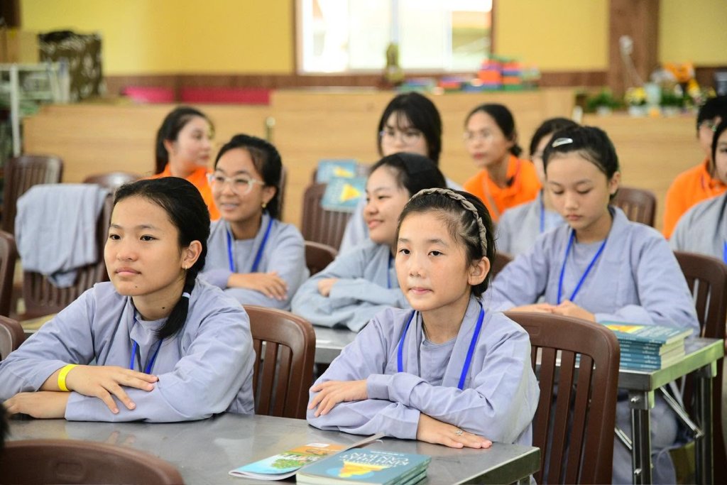 MƯỜI ĐIỀU ĐẠO ĐỨC PHẬT DẠY – HÀNH TRANG QUÝ CỦA TUỔI THƠ