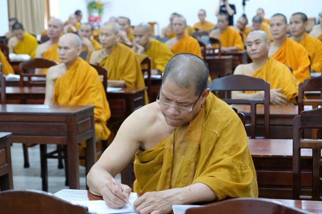 TT. THÍCH NHẬT TỪ: KIẾN LẬP ĐẠO TRÀNG ĐÚNG CHÁNH PHÁP ĐỂ PHỤNG SỰ NHÂN SINH 