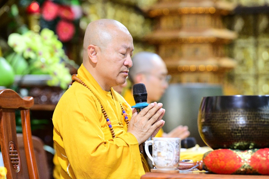 HƯỚNG VỀ TAM BẢO MÙA PHẬT ĐẢN: GẦN 200 PHẬT TỬ PHÁT TÂM QUY Y TẠI CHÙA GIÁC NGỘ