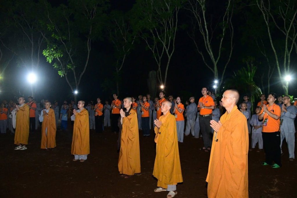 RỰC SÁNG ĐÊM LỬA TRẠI KHÓA TU XUẤT GIA BÁO HIẾU LẦN THỨ 5