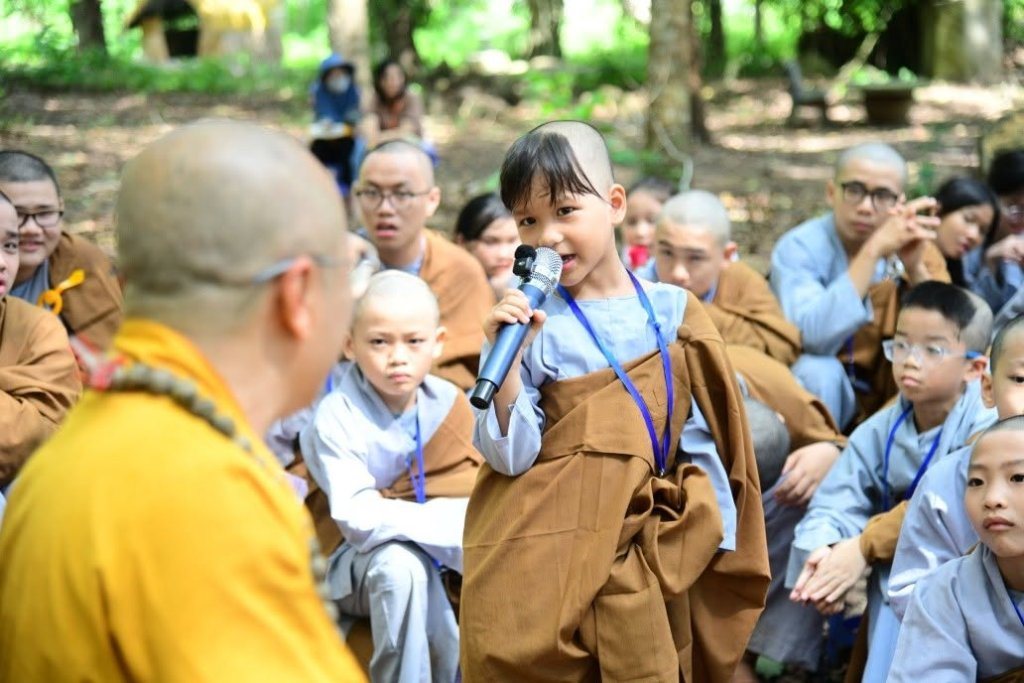 VẤN ĐÁP PHẬT PHÁP: TỪ NHỮNG THẮC MẮC HỒN NHIÊN ĐẾN NHỮNG BÀI HỌC Ý NGHĨA