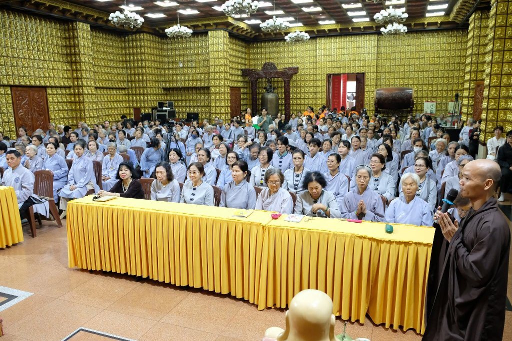 Lắng Đọng Thời Pháp Thoại "Vượt Qua Nỗi Sợ Hãi" Chuyển Hóa Khổ Đau Qua Lời Giảng Về Sự Buông Xả Của Ni Sư Thích Nữ Diệu Hiếu Tại Khóa Tu Ngày An Lạc Chùa Giác Ngộ