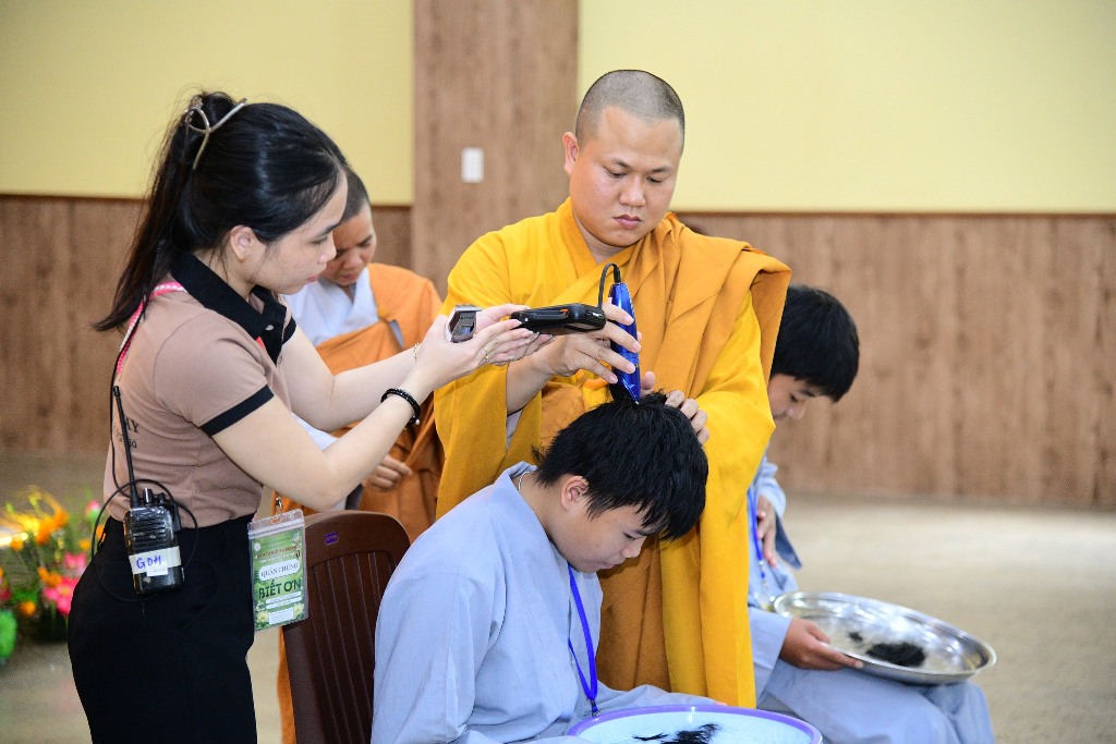 KHAI MẠC KHÓA TU XUẤT GIA BÁO HIẾU LẦN 5: PHÁT TÂM XUẤT TRẦN, HƯỚNG VỀ CỘI NGUỒN HIẾU ĐẠO 