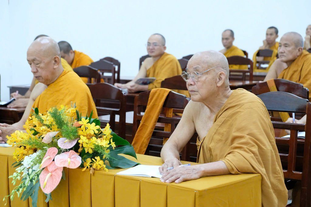 TT. THÍCH NHẬT TỪ: KIẾN LẬP ĐẠO TRÀNG ĐÚNG CHÁNH PHÁP ĐỂ PHỤNG SỰ NHÂN SINH 
