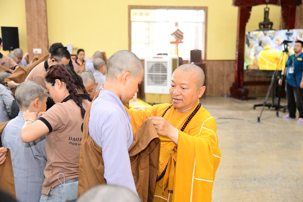 KHAI MẠC KHÓA TU XUẤT GIA BÁO HIẾU LẦN 5: PHÁT TÂM XUẤT TRẦN, HƯỚNG VỀ CỘI NGUỒN HIẾU ĐẠO 