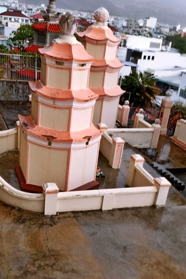 Lên Đồi Cao Sáng Ngày Mưa