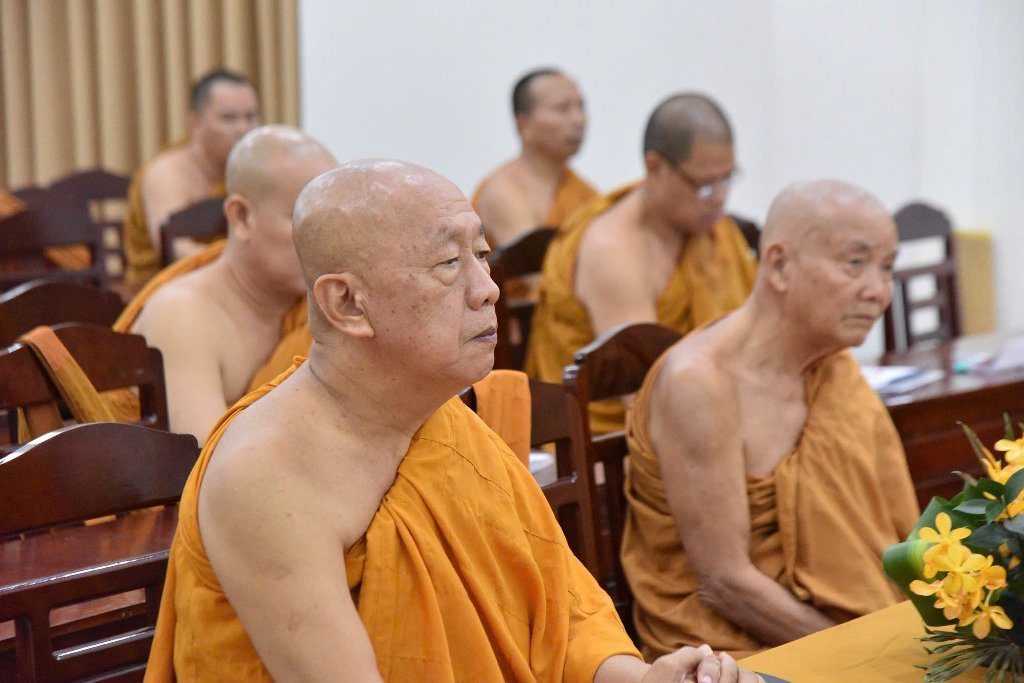 TT. THÍCH NHẬT TỪ: KIẾN LẬP ĐẠO TRÀNG ĐÚNG CHÁNH PHÁP ĐỂ PHỤNG SỰ NHÂN SINH 