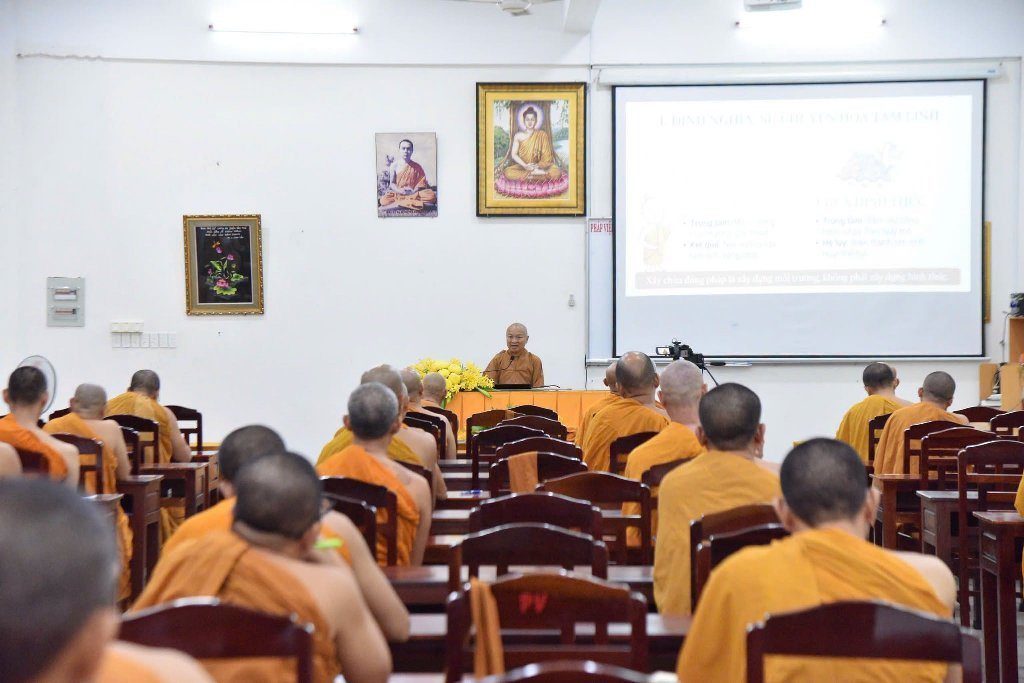 TT. THÍCH NHẬT TỪ: KIẾN LẬP ĐẠO TRÀNG ĐÚNG CHÁNH PHÁP ĐỂ PHỤNG SỰ NHÂN SINH 