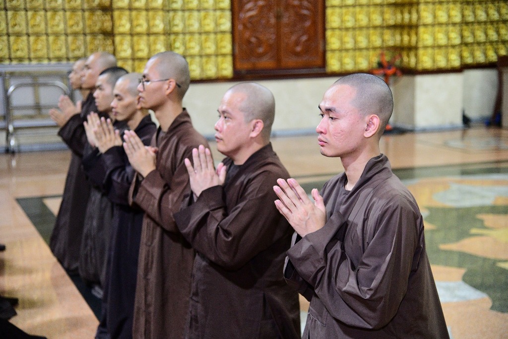 GIỮ VỮNG LÝ TƯỞNG XUẤT GIA: SƯ CHÚ NHẬT THIỆN SÁCH TẤN HÀNG SA-DI TRƯỚC THỀM THỌ GIỚI VÀ TU HỌC