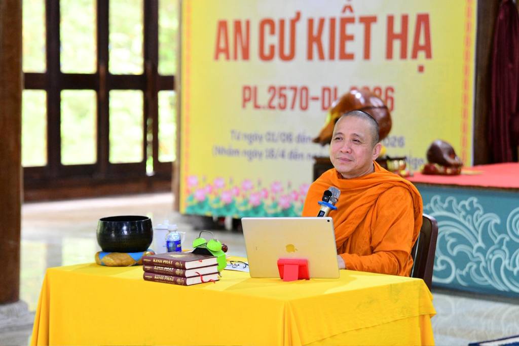 ỨNG DỤNG PHẬT PHÁP GIỮA ĐỜI THƯỜNG TỪ BA CHẤT LIỆU TỈNH THỨC: CHÁNH NIỆM, TỪ BI VÀ TRÍ TUỆ