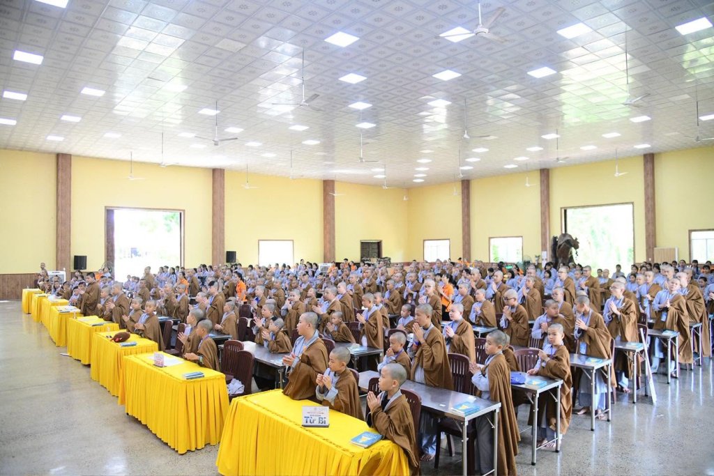 MƯỜI ĐIỀU ĐẠO ĐỨC PHẬT DẠY – HÀNH TRANG QUÝ CỦA TUỔI THƠ