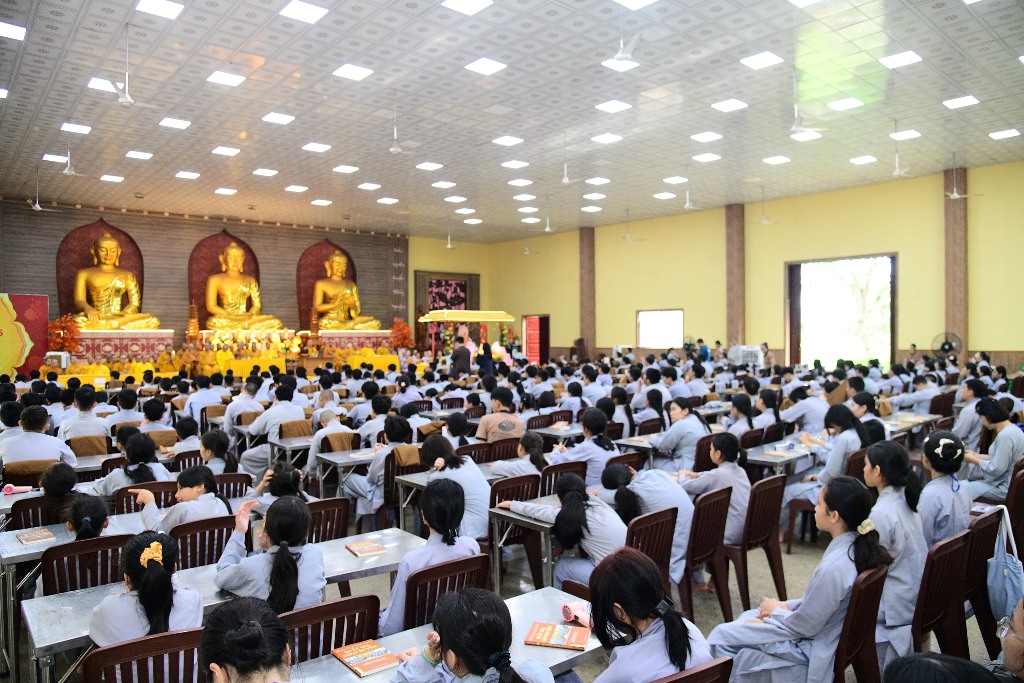 KHAI MẠC KHÓA TU XUẤT GIA BÁO HIẾU LẦN 5: PHÁT TÂM XUẤT TRẦN, HƯỚNG VỀ CỘI NGUỒN HIẾU ĐẠO 