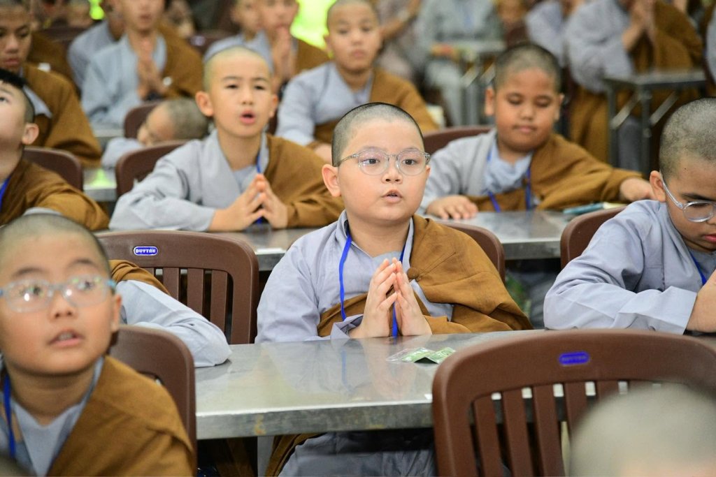 ĐỪNG ĐỢI NGÀY MAI MỚI BÁO HIẾU – NHẮC NHỚ ĐẠO HIẾU GIỮA DÒNG ĐỜI VÔ THƯỜNG