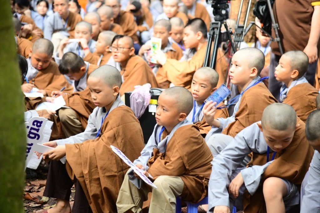 VẤN ĐÁP PHẬT PHÁP: THƯỢNG TỌA THÍCH NHẬT TỪ GẦN GŨI CHIA SẺ CÙNG “CHÚ TIỂU” TẠI KHÓA TU XUẤT GIA BÁO HIẾU LẦN THỨ 5