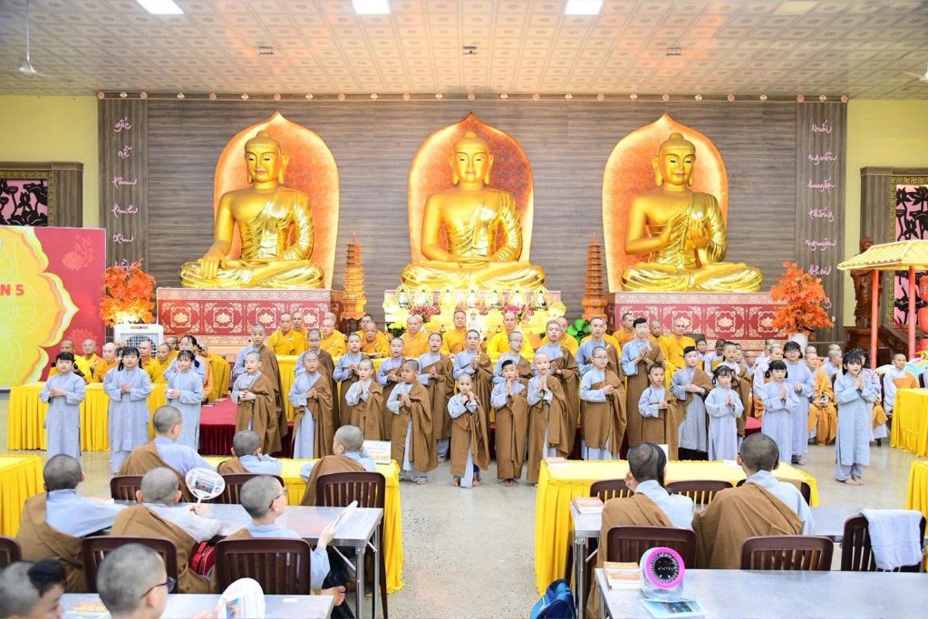 BẾ MẠC KHÓA TU XUẤT GIA BÁO HIẾU LẦN 5, KHÉP LẠI HÀNH TRÌNH TU HỌC Ý NGHĨA
