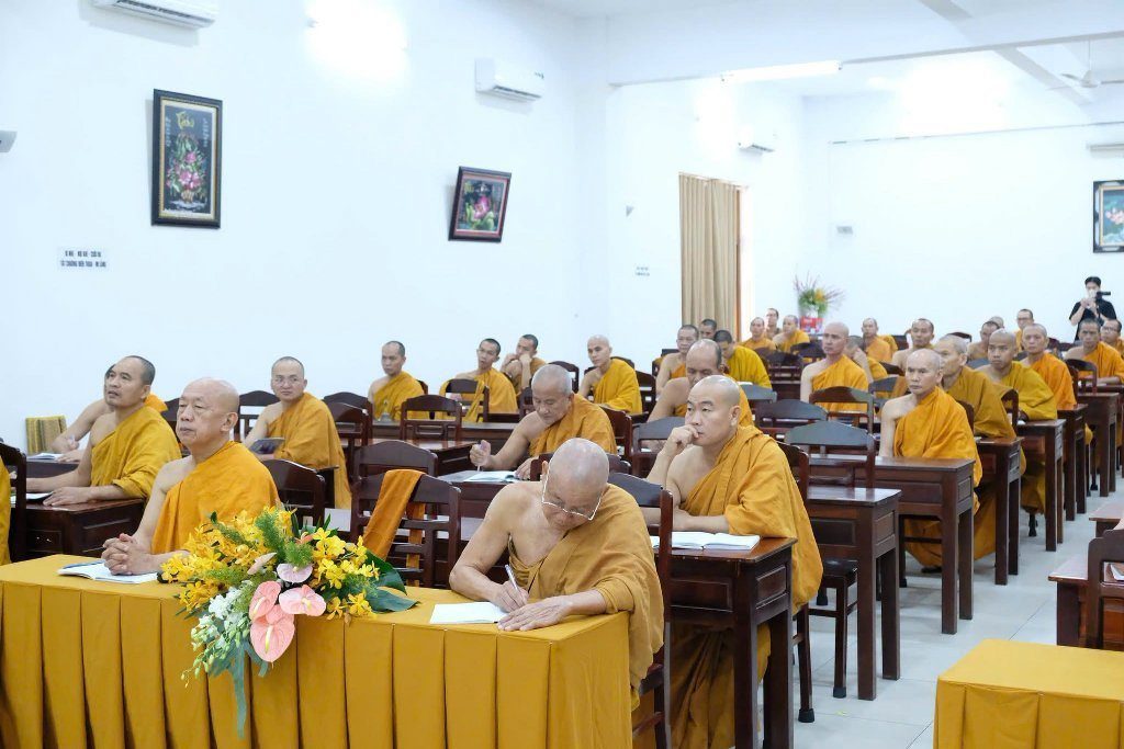 TT. THÍCH NHẬT TỪ: KIẾN LẬP ĐẠO TRÀNG ĐÚNG CHÁNH PHÁP ĐỂ PHỤNG SỰ NHÂN SINH 