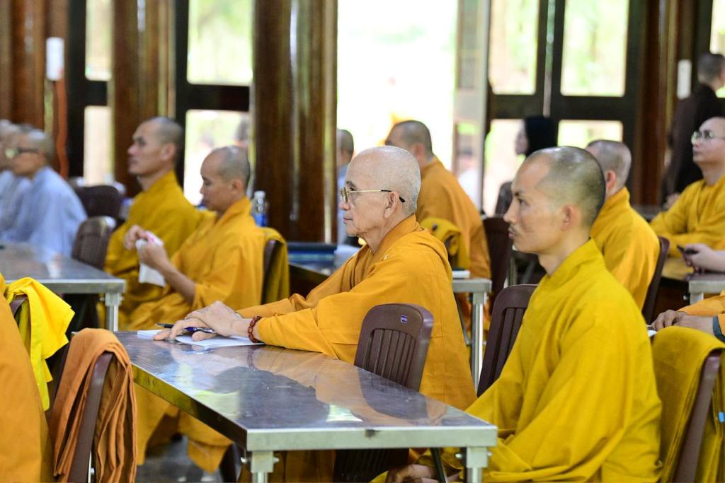 ỨNG DỤNG PHẬT PHÁP GIỮA ĐỜI THƯỜNG TỪ BA CHẤT LIỆU TỈNH THỨC: CHÁNH NIỆM, TỪ BI VÀ TRÍ TUỆ
