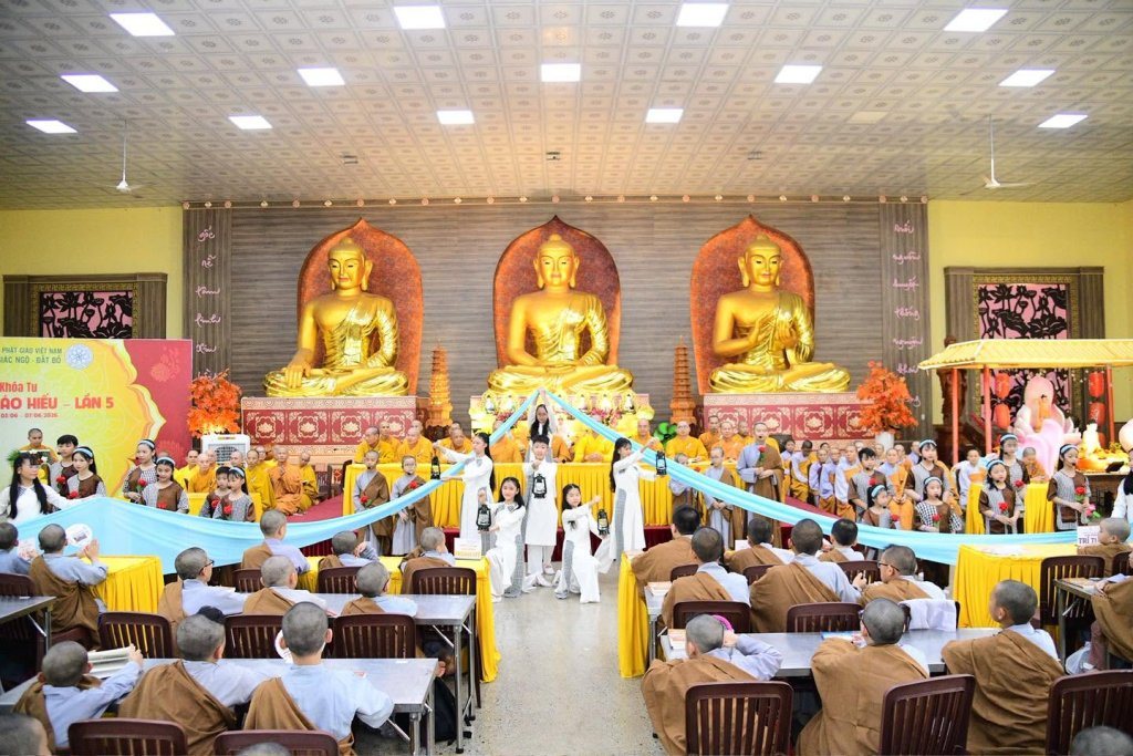 BẾ MẠC KHÓA TU XUẤT GIA BÁO HIẾU LẦN 5, KHÉP LẠI HÀNH TRÌNH TU HỌC Ý NGHĨA