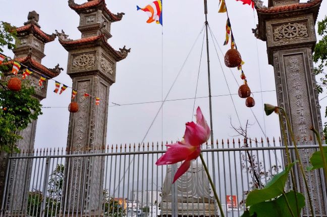 Lên Đồi Cao Sáng Ngày Mưa