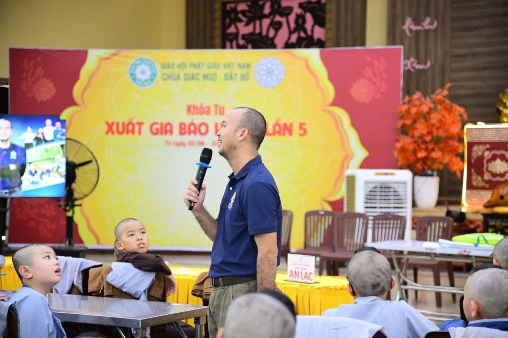 CHIA SẺ KỸ NĂNG SỐNG TẠI KHÓA TU XUẤT GIA BÁO HIẾU LẦN THỨ 5