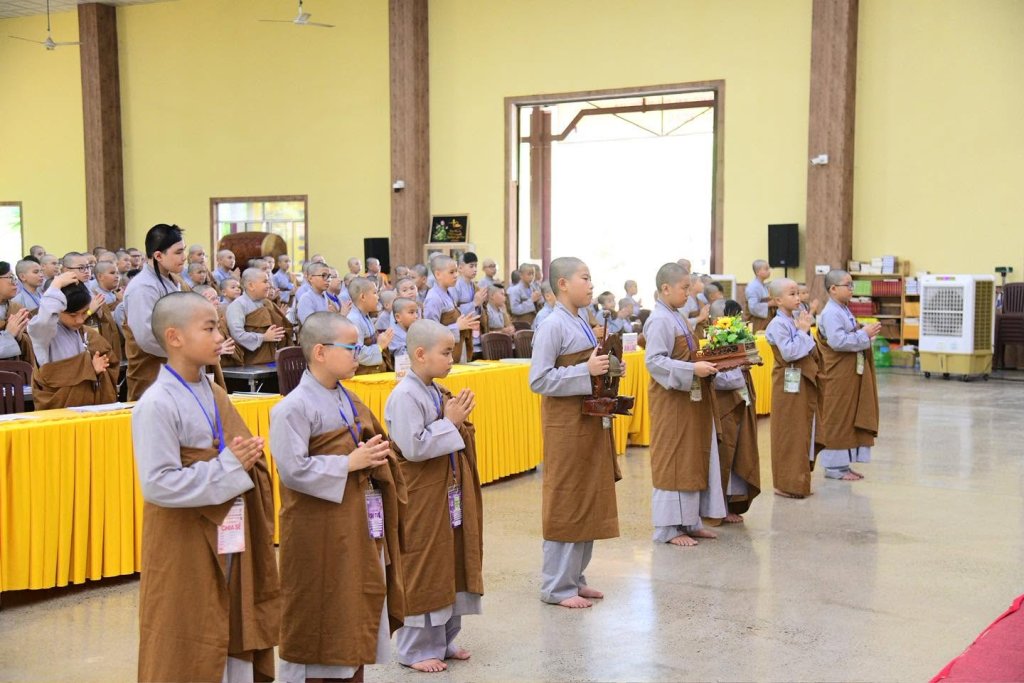 MƯỜI ĐIỀU ĐẠO ĐỨC PHẬT DẠY – HÀNH TRANG QUÝ CỦA TUỔI THƠ