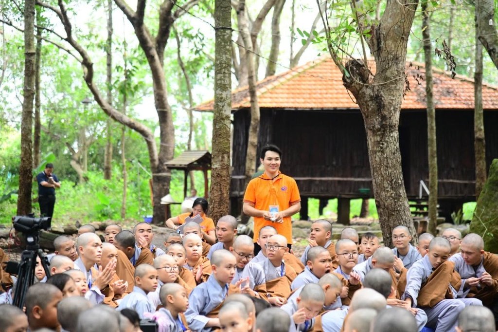 VẤN ĐÁP PHẬT PHÁP: THƯỢNG TỌA THÍCH NHẬT TỪ GẦN GŨI CHIA SẺ CÙNG “CHÚ TIỂU” TẠI KHÓA TU XUẤT GIA BÁO HIẾU LẦN THỨ 5