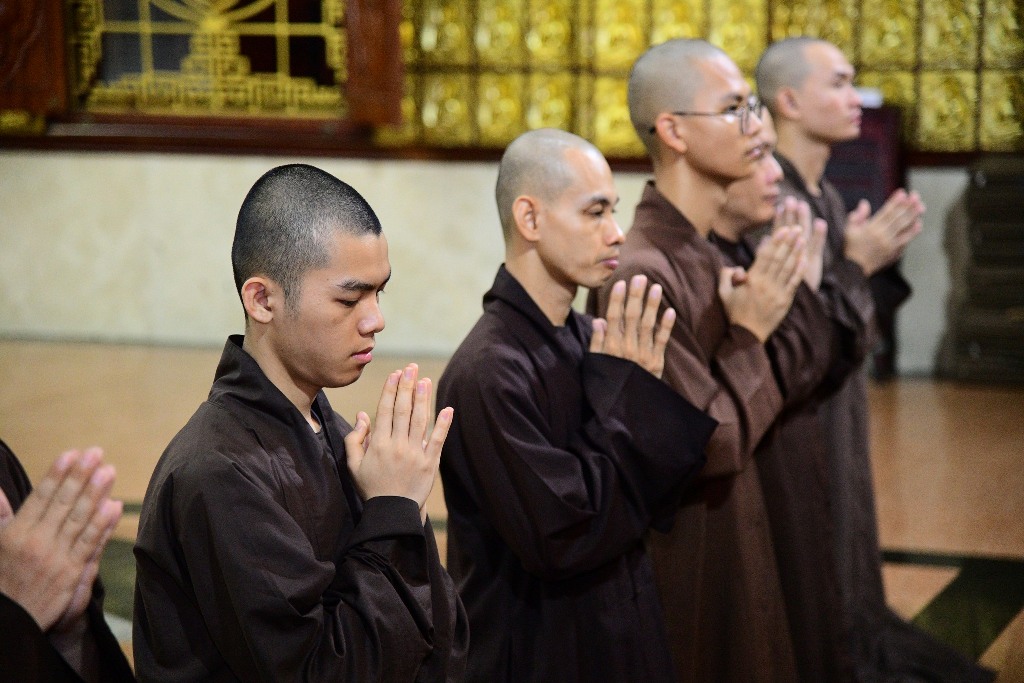 GIỮ VỮNG LÝ TƯỞNG XUẤT GIA: SƯ CHÚ NHẬT THIỆN SÁCH TẤN HÀNG SA-DI TRƯỚC THỀM THỌ GIỚI VÀ TU HỌC
