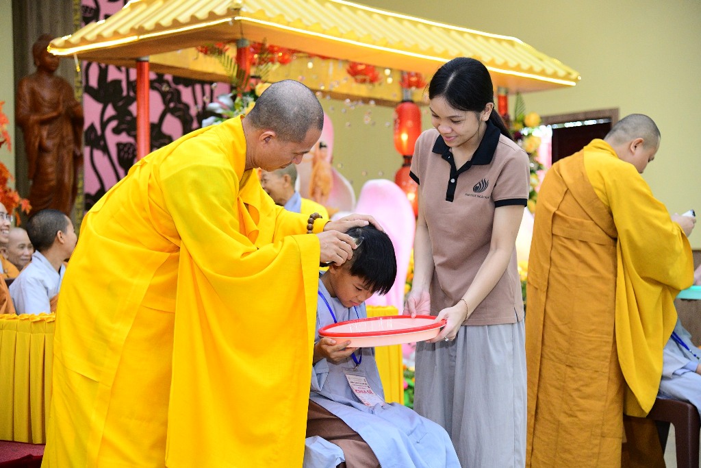 KHAI MẠC KHÓA TU XUẤT GIA BÁO HIẾU LẦN 5: PHÁT TÂM XUẤT TRẦN, HƯỚNG VỀ CỘI NGUỒN HIẾU ĐẠO 