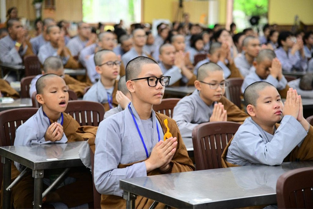 ĐỪNG ĐỢI NGÀY MAI MỚI BÁO HIẾU – NHẮC NHỚ ĐẠO HIẾU GIỮA DÒNG ĐỜI VÔ THƯỜNG