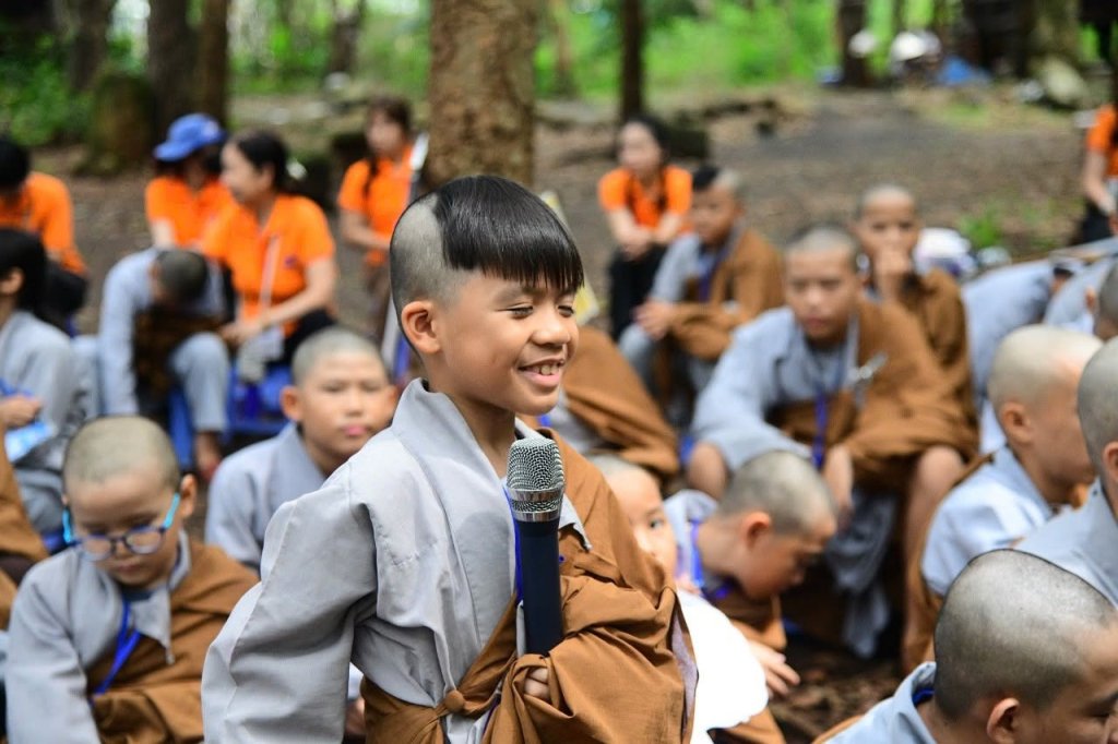 VẤN ĐÁP PHẬT PHÁP: THƯỢNG TỌA THÍCH NHẬT TỪ GẦN GŨI CHIA SẺ CÙNG “CHÚ TIỂU” TẠI KHÓA TU XUẤT GIA BÁO HIẾU LẦN THỨ 5