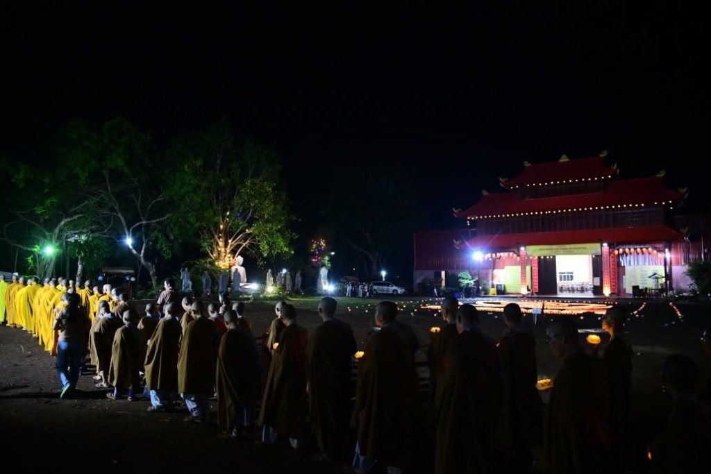 ÁNH SÁNG ĐÊM HOA ĐĂNG – NGUYỆN CẦU THẾ GIỚI HÒA BÌNH, CHIẾN TRANH CHẤM DỨT, HIẾU HẠNH LAN TỎA