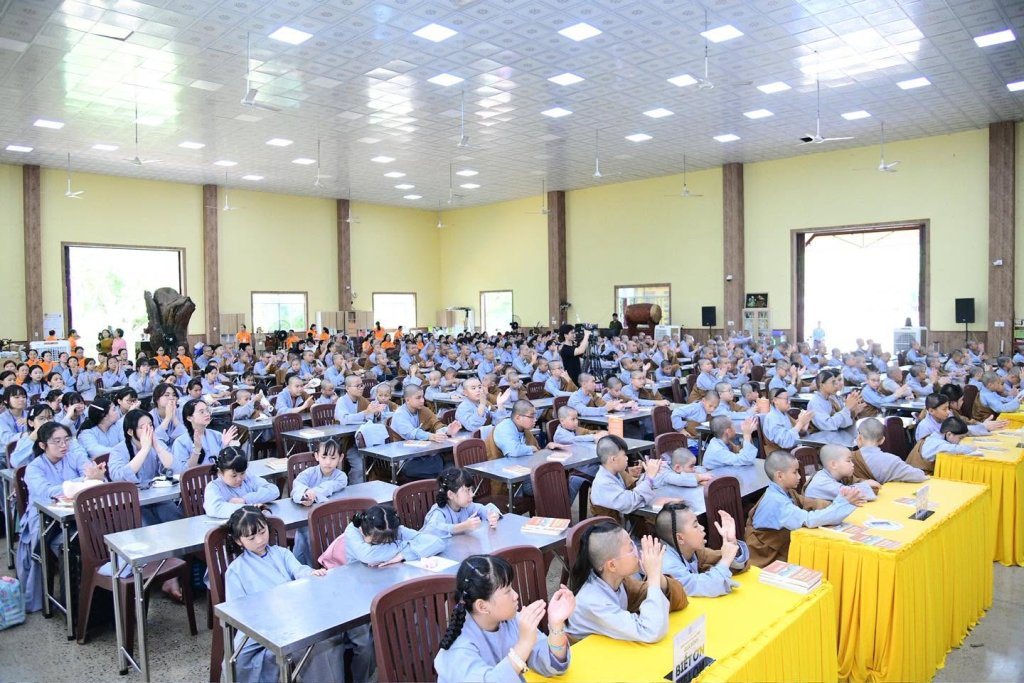BẾ MẠC KHÓA TU XUẤT GIA BÁO HIẾU LẦN 5, KHÉP LẠI HÀNH TRÌNH TU HỌC Ý NGHĨA