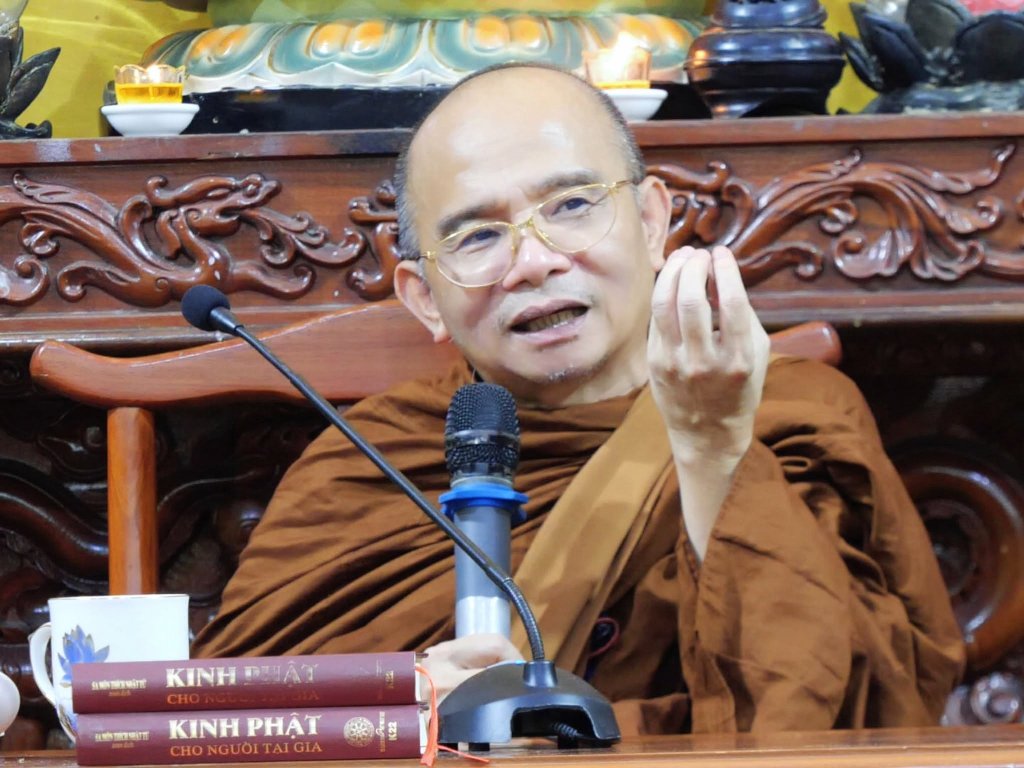 SƯ GIÁC NGUYÊN PHÁ VỠ LẦM TƯỞNG VỀ "NGHIỆP" TRƯỚC HƠN 600 HÀNH GIẢ