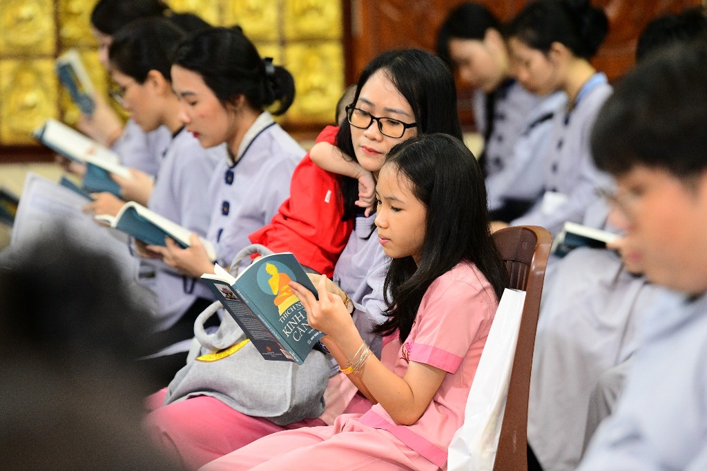 HƯỚNG VỀ TAM BẢO MÙA PHẬT ĐẢN: GẦN 200 PHẬT TỬ PHÁT TÂM QUY Y TẠI CHÙA GIÁC NGỘ
