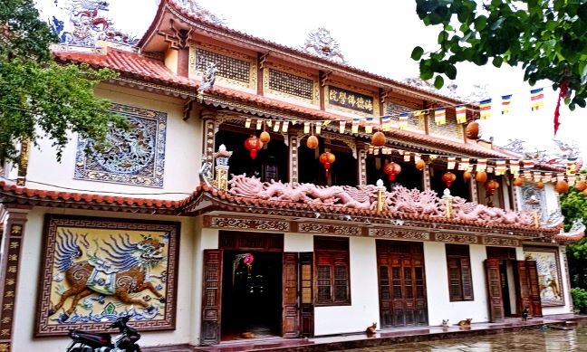 Lên Đồi Cao Sáng Ngày Mưa