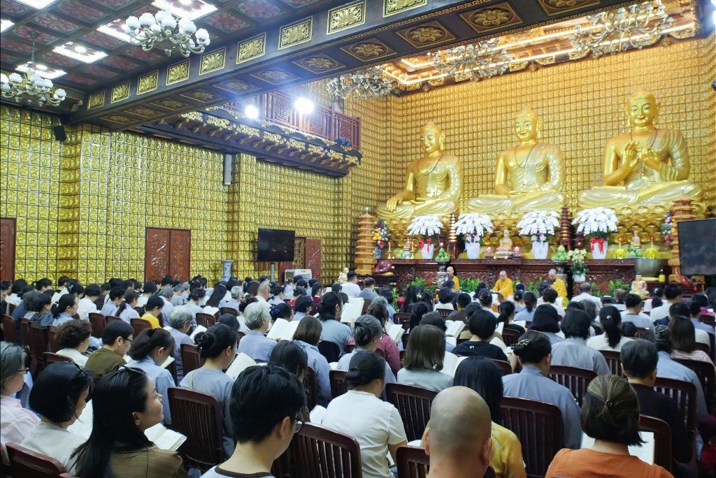 SƯ GIÁC NGUYÊN PHÁ VỠ LẦM TƯỞNG VỀ "NGHIỆP" TRƯỚC HƠN 600 HÀNH GIẢ
