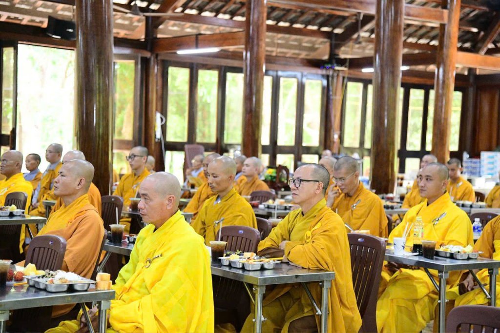 ĐẠO TRÀNG ĐẠO PHẬT NGÀY NAY CÚNG DƯỜNG TRAI TĂNG VÀ HỘ TRÌ AN CƯ TẠI CHÙA GIÁC NGỘ - ĐẤT ĐỎ (TP.HCM)