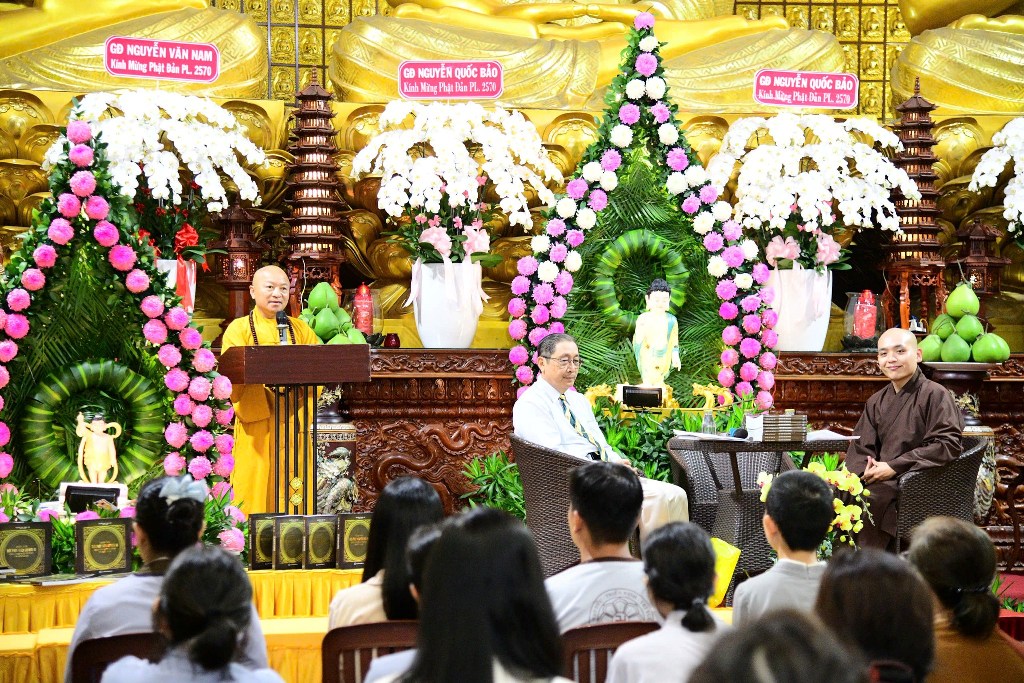 LỄ RA MẮT SÁCH “CUỘC ĐỜI ĐỨC PHẬT THÍCH CA MÂU NI QUA TEM BƯU CHÍNH VÀ BƯU ẢNH” TRONG MÙA PHẬT ĐẢN THIÊNG LIÊNG 