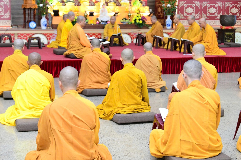 TRANG NGHIÊM CỬ HÀNH LỄ BỐ-TÁT ĐẦU TIÊN MÙA AN CƯ KIẾT HẠ TẠI HẠ TRƯỜNG CHÙA GIÁC NGỘ