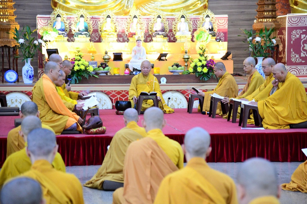 TRANG NGHIÊM CỬ HÀNH LỄ BỐ-TÁT ĐẦU TIÊN MÙA AN CƯ KIẾT HẠ TẠI HẠ TRƯỜNG CHÙA GIÁC NGỘ