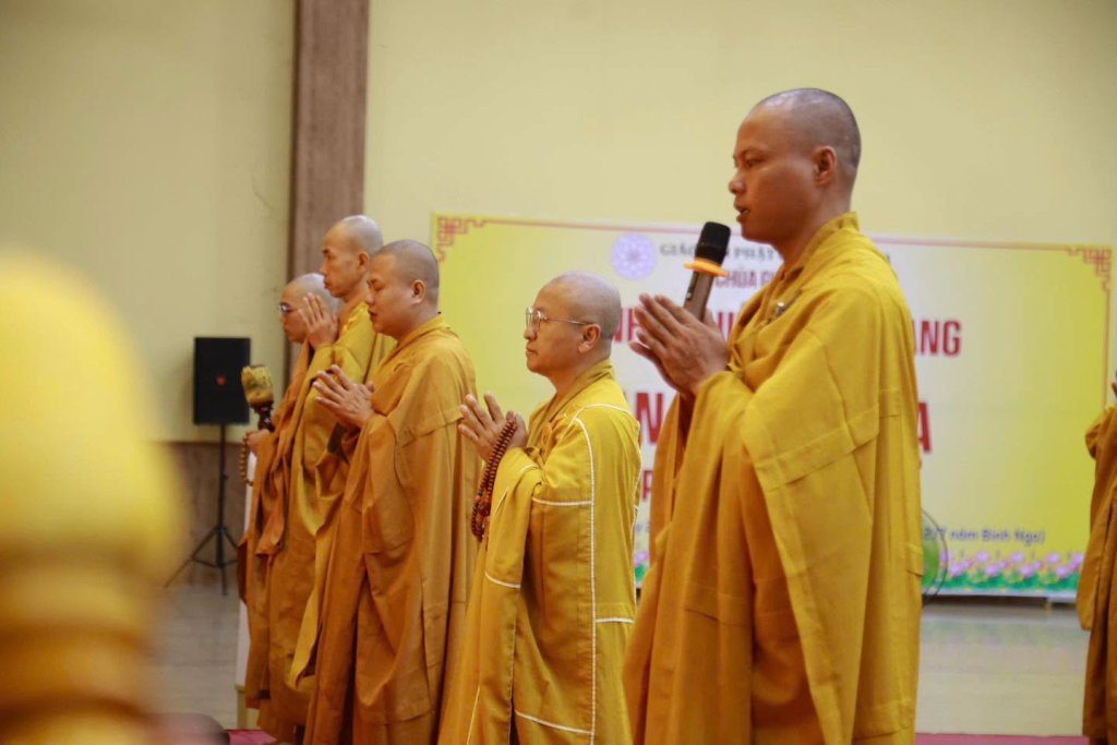 TRANG NGHIÊM LỄ BỐ-TÁT TẠI TRƯỜNG HẠ CHÙA GIÁC NGỘ – XÃ ĐẤT ĐỎ 
