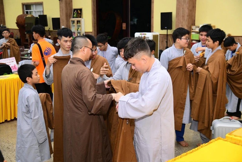 Hơn 300 khóa sinh đã chính thức trở về Chùa Giác Ngộ Đất Đỏ để tham dự Khóa Tu Xuất Gia Báo Hiếu lần thứ 5