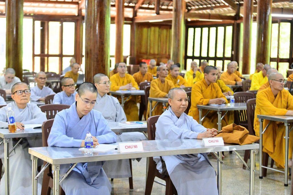 KINH VÍ DỤ CÁI CƯA: BÀI HỌC VỀ NHẪN NHỤC, TỪ BI VÀ LÀM CHỦ NỘI TÂM