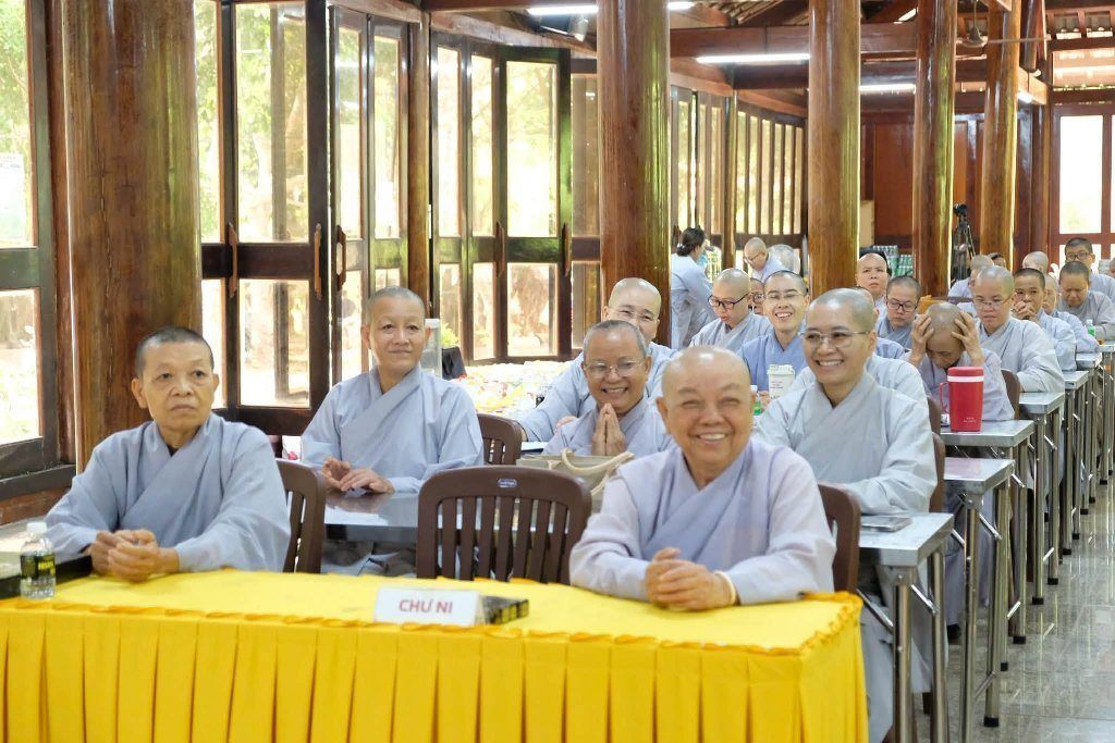 NGƯỜI ĐỜI ĐI THUẬN DÒNG, NGƯỜI TU ĐI NGƯỢC DÒNG