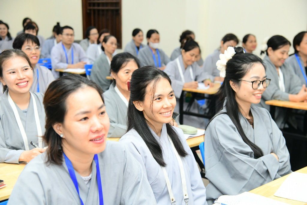 “NGÀY PHẬT CHUYỂN PHÁP LUÂN” – TỪ BÁNH XE CHÁNH PHÁP ĐẾN TRÁCH NHIỆM HOẰNG PHÁP HÔM NAY