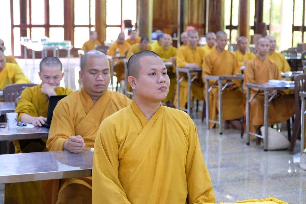NGƯỜI ĐỜI ĐI THUẬN DÒNG, NGƯỜI TU ĐI NGƯỢC DÒNG