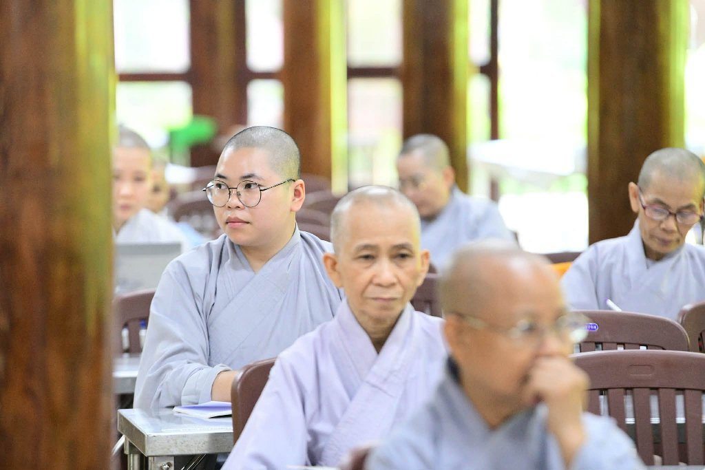 NGƯỜI XUẤT GIA PHẢI NUÔI LỚN TÂM NGUYỆN HOẰNG PHÁP LỢI SINH