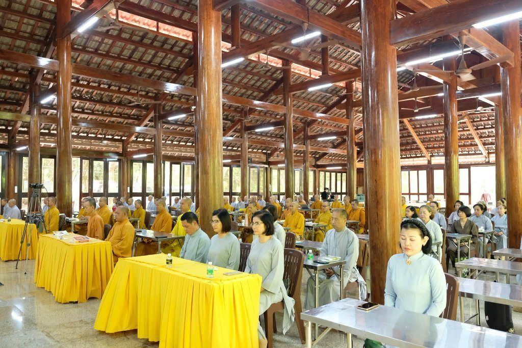 NGƯỜI ĐỜI ĐI THUẬN DÒNG, NGƯỜI TU ĐI NGƯỢC DÒNG