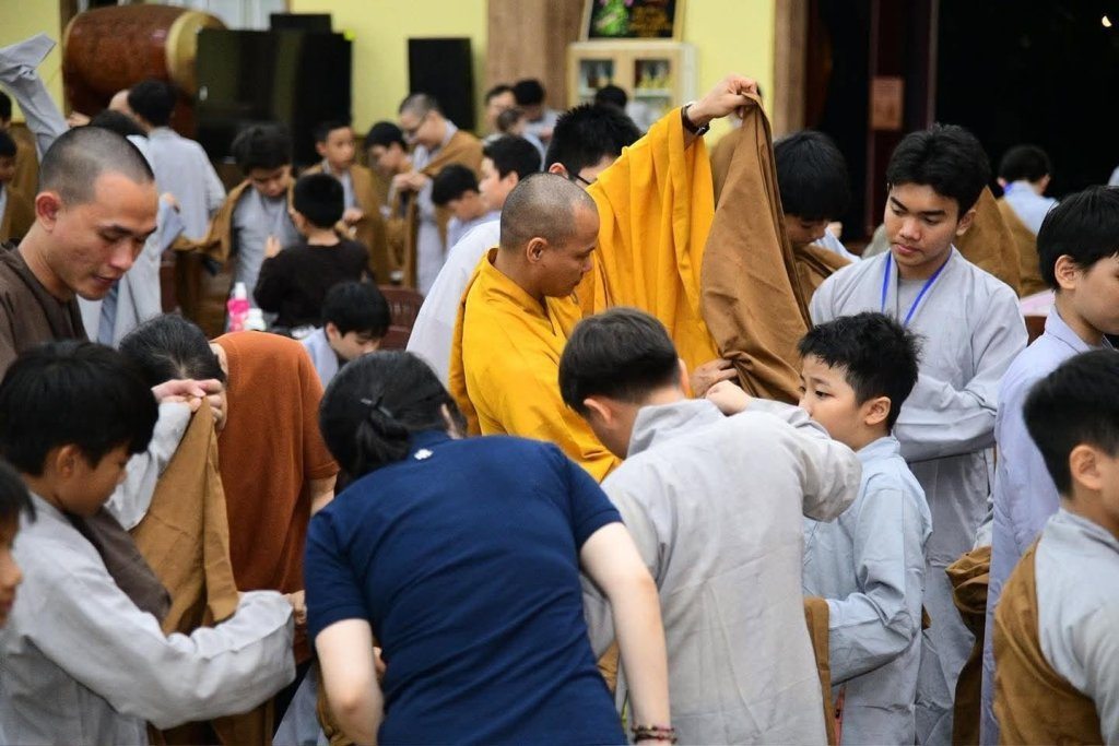 Hơn 300 khóa sinh đã chính thức trở về Chùa Giác Ngộ Đất Đỏ để tham dự Khóa Tu Xuất Gia Báo Hiếu lần thứ 5